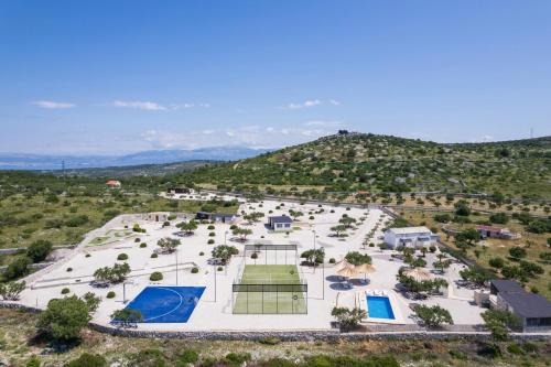 Milna Villa | Relax at Hacienda Nikolic: Oceanfront Escapes Await