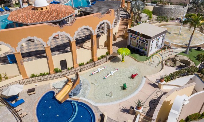 Los Cabos Apartment | Elegant Hacienda Resort: Oceanfront Bliss with Private Beach