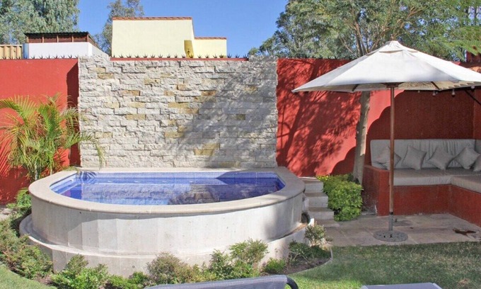 San Juan del Rio House | Colonial Retreat by Vineyards with Spa and Hot Tub Amenities