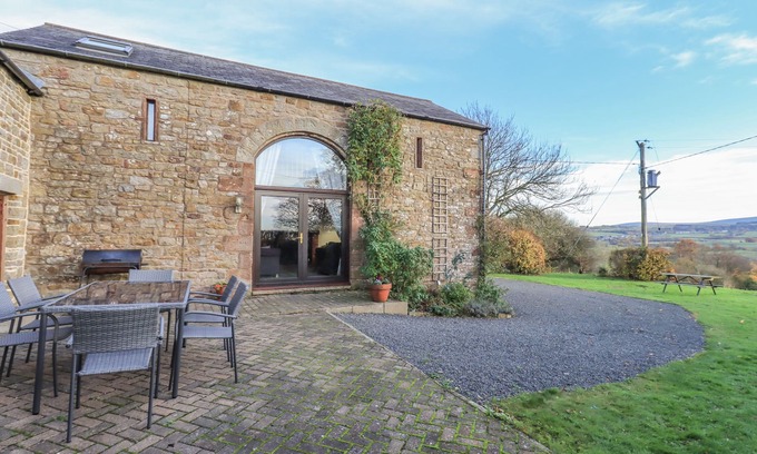 Brampton Cottage | Pet-Friendly Hadrian's View with Open Fire in Brampton