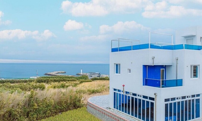 Pohang House | Discover Comfort at Haean-ro 2898 with Breakfast Included