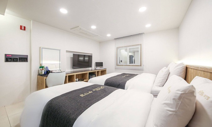 Haenam Hotel | Discover Haenam Plus Self Check-in Motel with Hot Tub & Kitchen