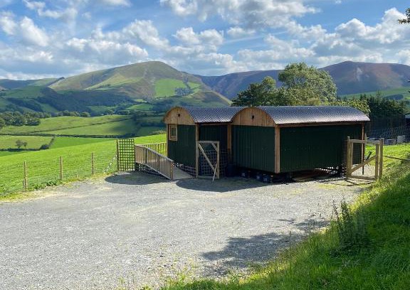 Machynlleth Apartment | Accessible Double Shepherd Hut at Hafan y Mynydd - 9.9/10 Rated
