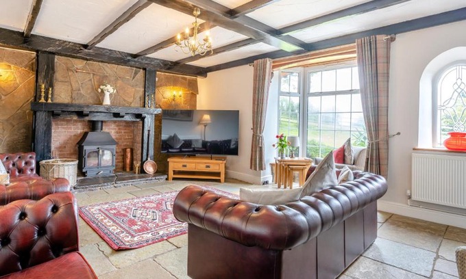 Trehafod House | Discover Hafod Ganol Farm: Family-Friendly Retreat with Hot Tub