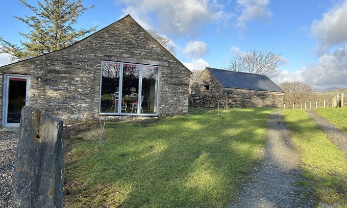 Porthmadog Cottage | Discover Hafod Y Llyn: Pet-Friendly Cottage in Porthmadog