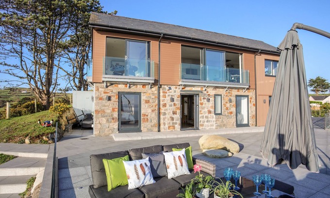 Criccieth Cottage | Sea View Retreat: HAFOD Y MOR Holiday Cottage in Criccieth