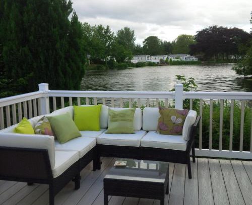 Berwick-upon-Tweed House | Discover Haggerston Lola the Lodge: Pet-Friendly Retreat
