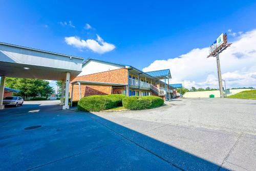 Hahira Hotel | Convenient Hahira Inn By OYO with Pet-Friendly Options