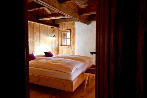 Bressanone Apartment | Discover Weinhof Haidnerhof: Child-Friendly & Highly Rated