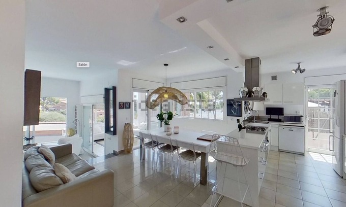 Castelldefels Villa | Haidys House - Disfruta de las Vistas al mar