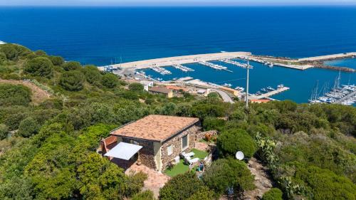 Castelsardo House | Discover Hakéyah: Child-Friendly Retreat with 9.8 Rating