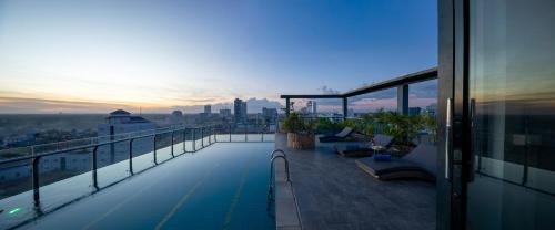 Poipet Hotel | Oceanfront Relaxation at Hak Huot Hotel with Spa & Pool