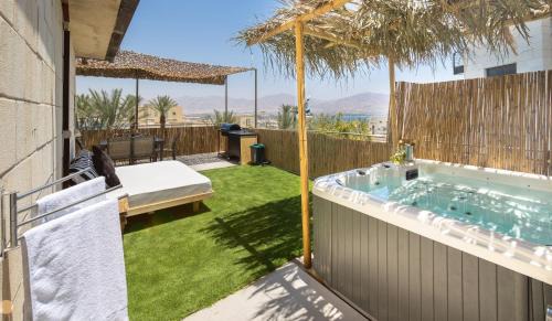 Eilat Apartment | Experience YANZ APARTMENT: 4-Star Stay with Hot Tub Access