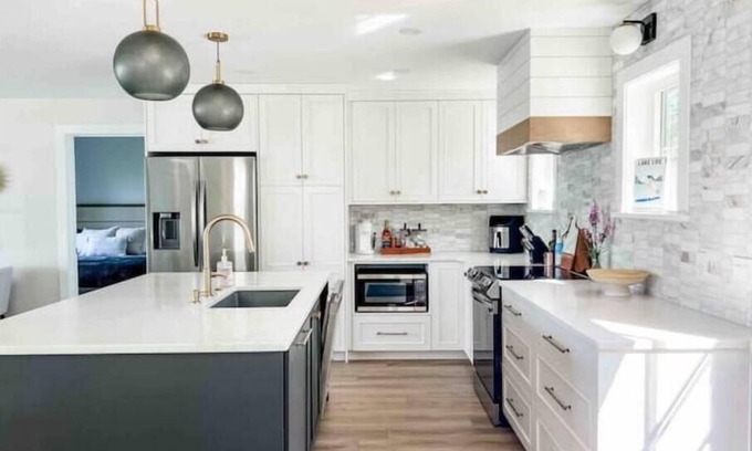 Lakeville House | Seaside Serenity: Hakuna Matata Lake House with Ocean Views