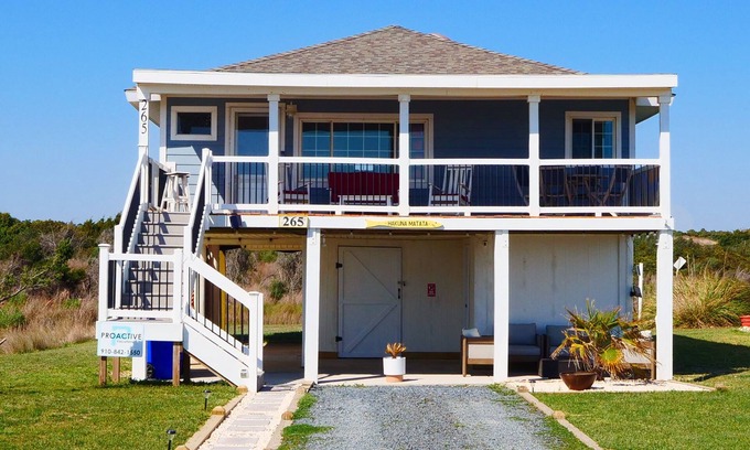 Holden Beach House | Oceanfront "Hakuna Matata" Home with Prime Amenities