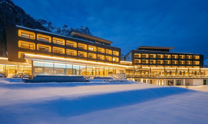 Haller Hotel | Haldensee: Wellness Retreat with Oceanfront Views