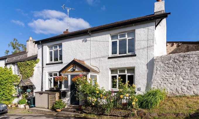 Teignmouth House | Haldon View - Idyllic Country Retreat with Hot Tub & Views
