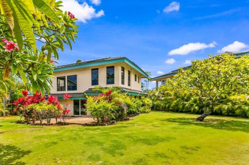 Bayview House | Discover Hale Imaka: Family-Friendly with Pool & Hot Tub