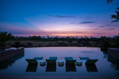 Holualoa House | Experience Comfort at Hale Kahikole with Pool & Hot Tub