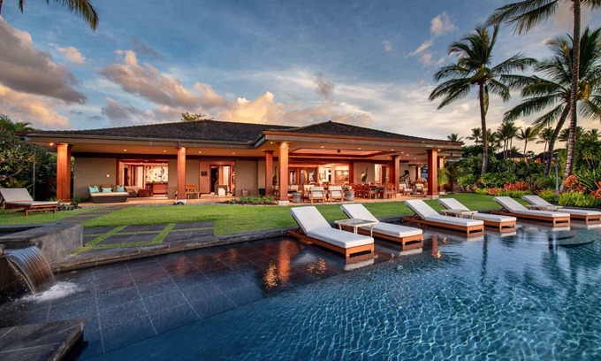 Kaupulehu Villa | Discover Hualalai Resort: Panoramic Views & Golf Experience
