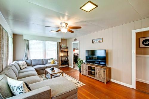 Hilo House | Oceanfront Escape at Hale Leilani - Hilo 3BR with AC
