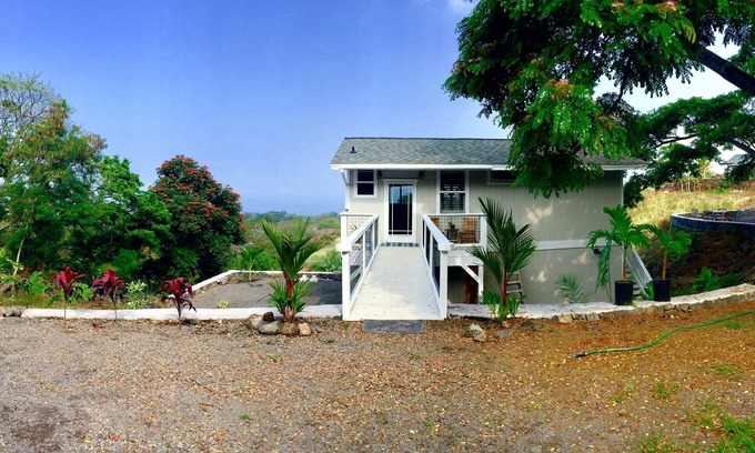 Kailua-Kona House | Hale Maluhia: Private Cottage with Breathtaking Ocean Views