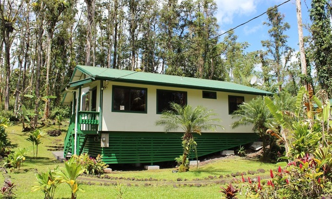 Nanawale Estates House | Hale Ohia Nui Relax in complete privacy in a tropical forest