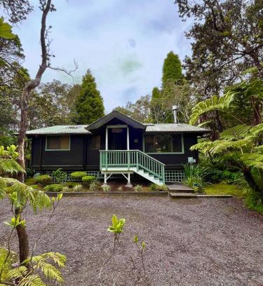 Volcano House | Discover Hale Sweet Hale: HGTV Featured with Hot Tub