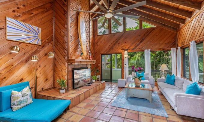 Hanalei House | Ideal Retreat for Romance or Family Fun with Ocean Views