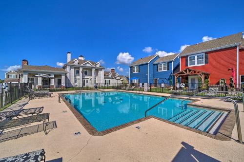 Afton House | Relax at Monkey Island Gem with Private Hot Tub & Pool