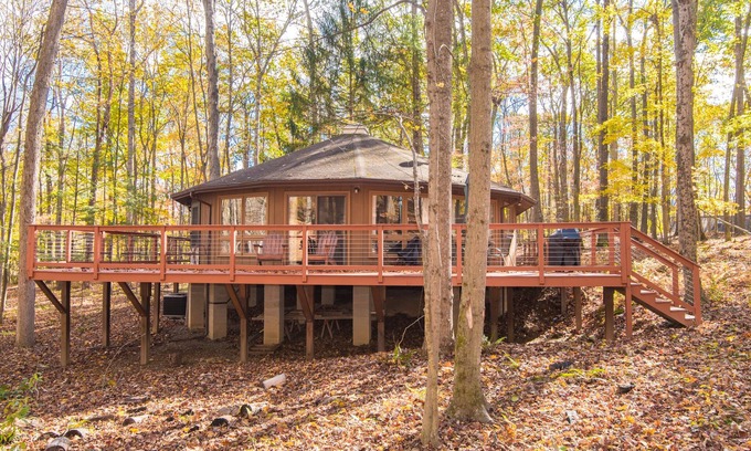Berkeley Springs House | Unwind at Half Round - A Serene Mid-Century Cabin Escape