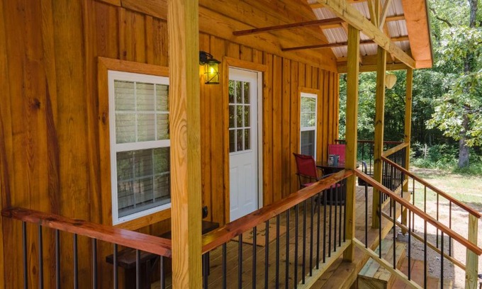 Mena Villa | Inviting Halfmoon Hideaway: Cozy 2-Bedroom Cabin in Mena