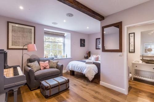 Nunnington Apartment | Cozy Hall View Guest Suite: Pet Friendly & Family Ready