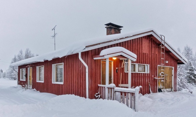 Sodankyla House | Tranquil Hallanvaara by Interhome: Lake View & Spa Retreat
