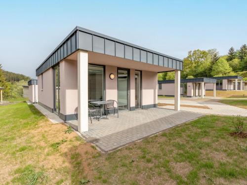 Hallschlag House | Charming Bungalow in Hallschlag Near Lake Beach Retreat