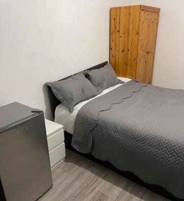 Colyers Apartment | Discover Hallykins: Cozy Hotel with Breakfast Included