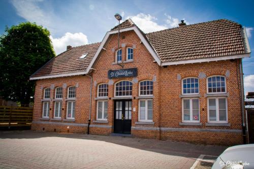 Vlamertinge House | Discover Halte St. Christophe: Family-Friendly Retreat