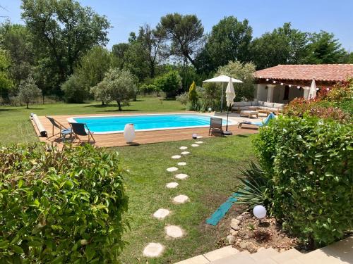 Carpentras Bed & Breakfast | Experience Halte Vintage: Family-Friendly Oasis with Pool