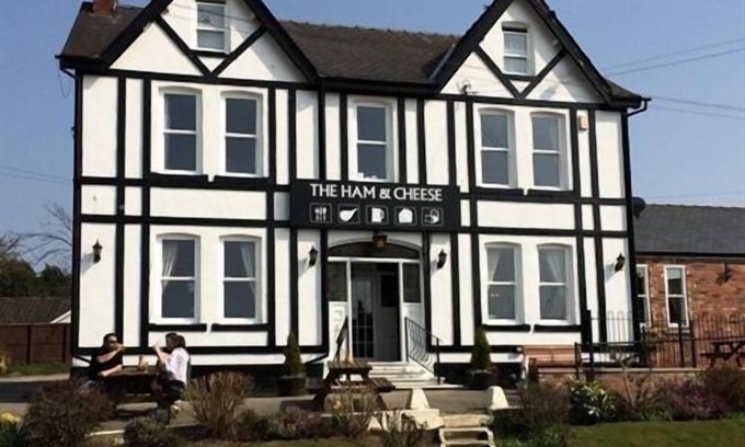 Malton Hotel | Experience Ham And Cheese: Family-Friendly Dining Awaits