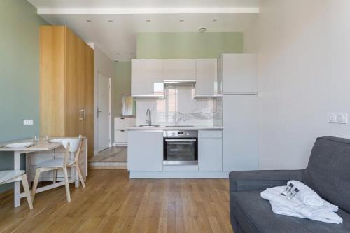 Jean Moulin - Marius Berliet Apartment | Comfortable Hamac Suites - Monplaisir Studio for Families