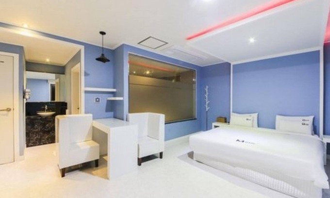 Haman Hotel | Eco-Friendly Haven: Haman The Moon with Breakfast & Hot Tub