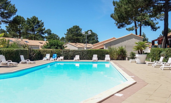 Les Mathes Apartment | Relax at Hameau de Talaris with Oceanfront Pool Access