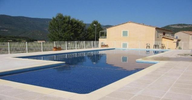 Montbrun-les-Bains Apartment | Relaxing Retreat at Hameau des Sources with Ocean Views