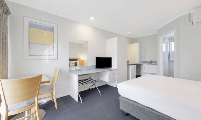Hamilton Hotel | Hamilton Townhouse: Rated 9/10 with Family-Friendly Amenities