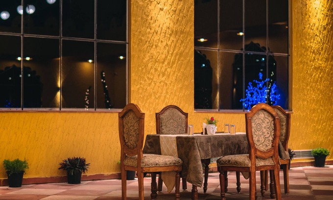 Guna Resort | Family-Friendly Hamlinn Resort with Pool & Restaurant