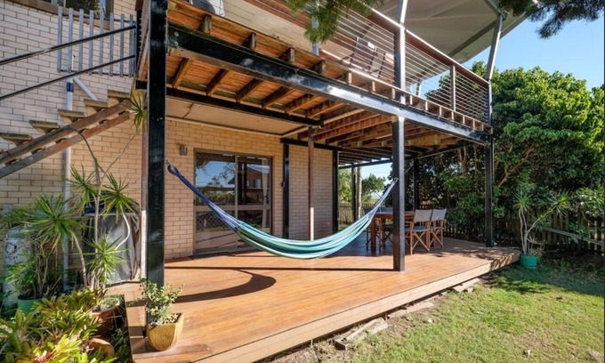Dunwich House | Serene Island Retreat with Hammocks and Spectacular Views