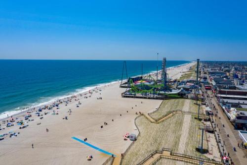 Seaside Heights Hotel | Discover Hammock Inn & Suites: Family-Friendly Retreat