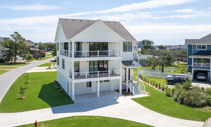Manteo House | Hammock Village 9 | Oceanfront Retreat with Top Amenities