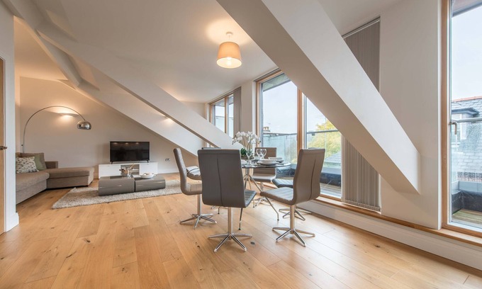 Windsor Apartment | Experience Hampden Apartments - The Victoria with Top Amenities