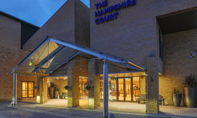 Lychpit Hotel | Relaxing Hampshire Court Hotel & Spa with Pool and Restaurant